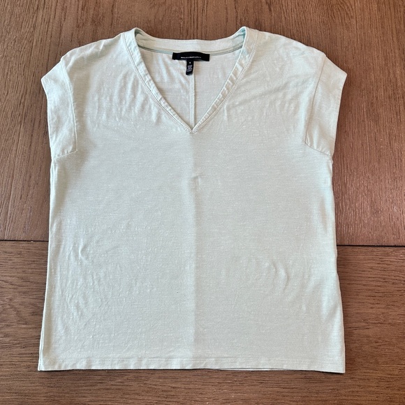 White House Black Market Mint Green Shimmer V-Neck Short Sleeve Top Size Small - Picture 4 of 10